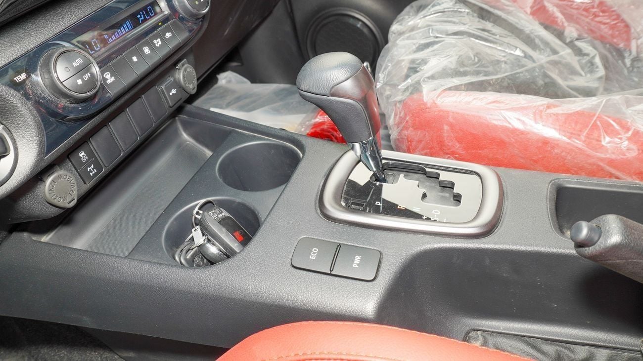 تويوتا هيلوكس GR Sport 4.0L