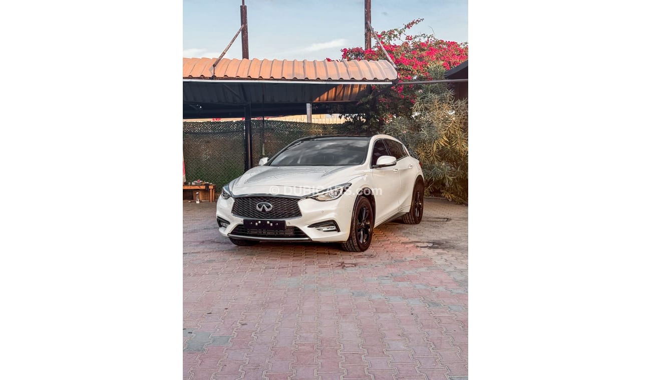 Infiniti Q30 Comfort