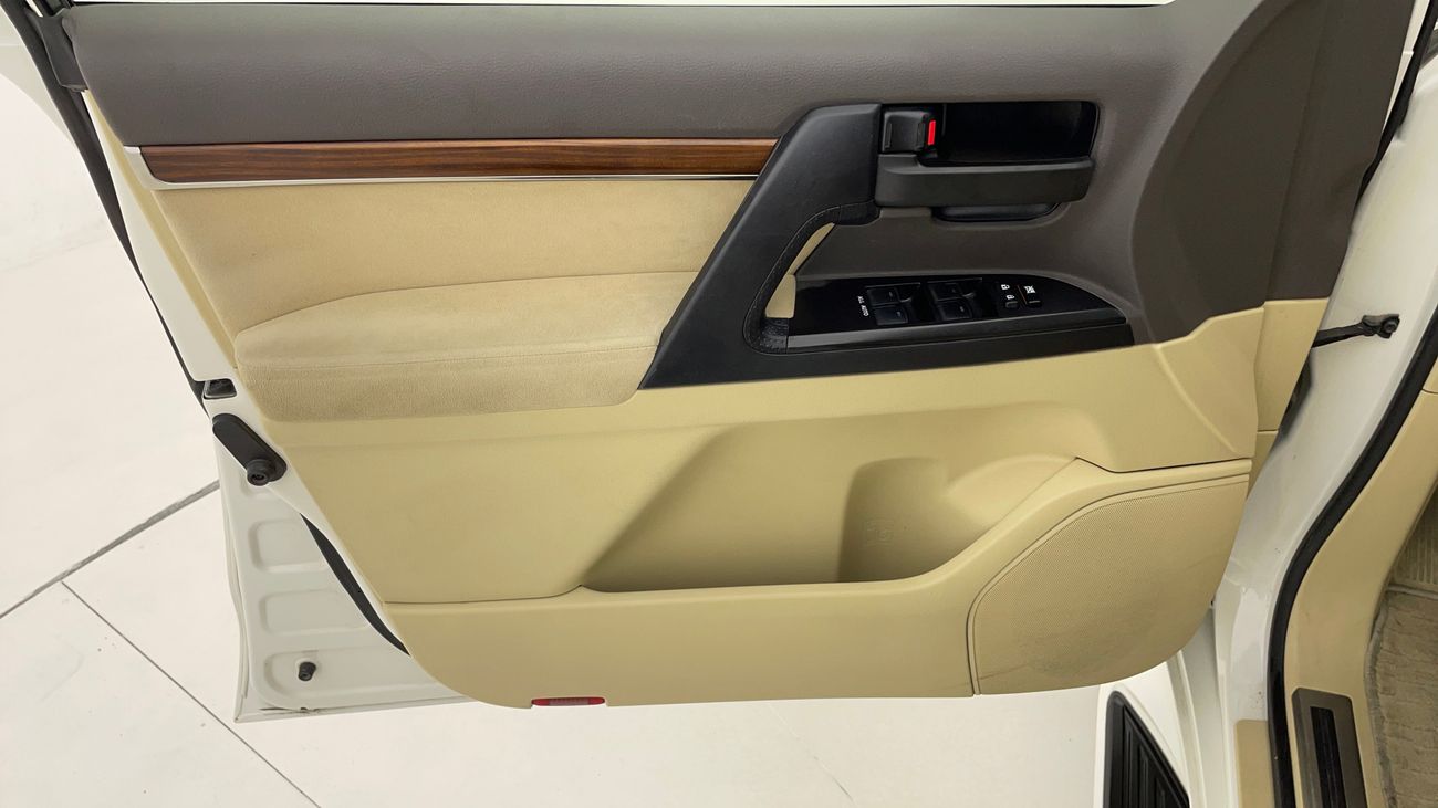 تويوتا لاند كروزر EXR 4 | بدون دفعة مقدمة | اختبار قيادة مجاني للمنزل