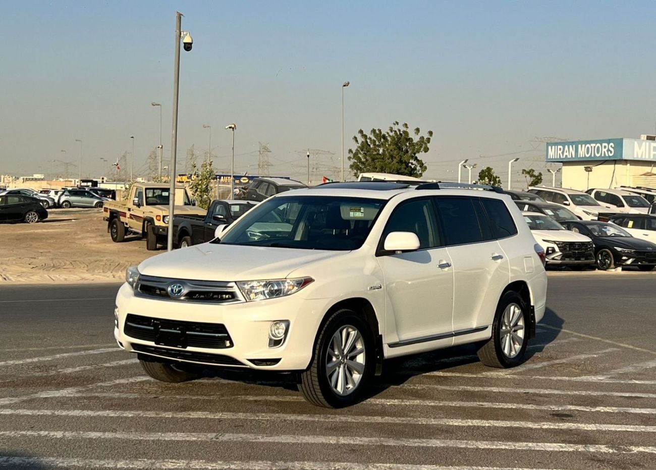 Toyota Highlander  2013 Toyota Highlander Hybrid 3.5L V6 - Rear Camera Leather Seat - Sunroof
