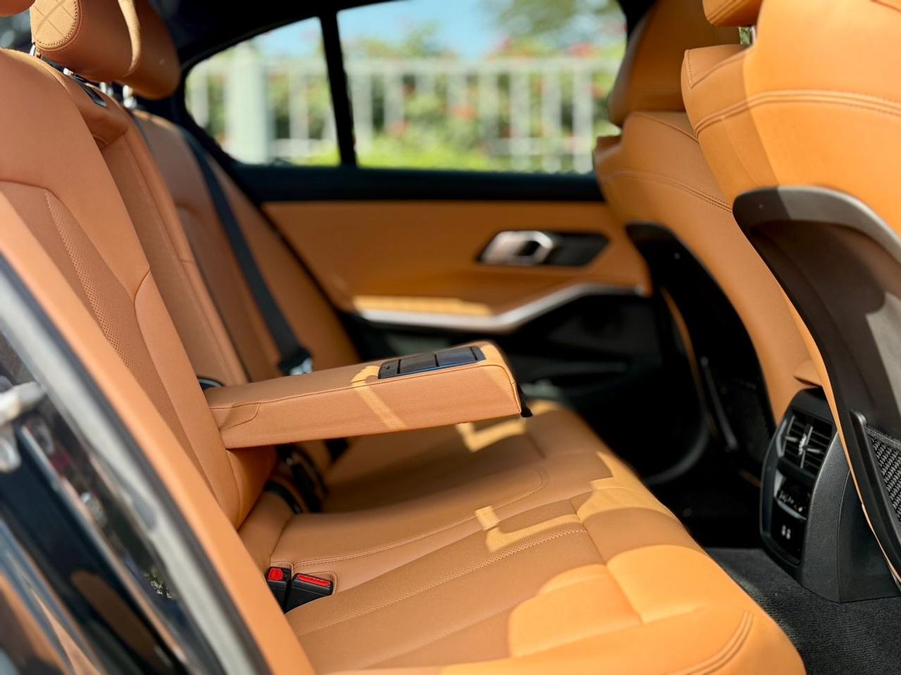 بي أم دبليو 320 2,056 AED Monthly II BMW 320i M Kitt II 0% Down payment II Still Under Warranty To 2027