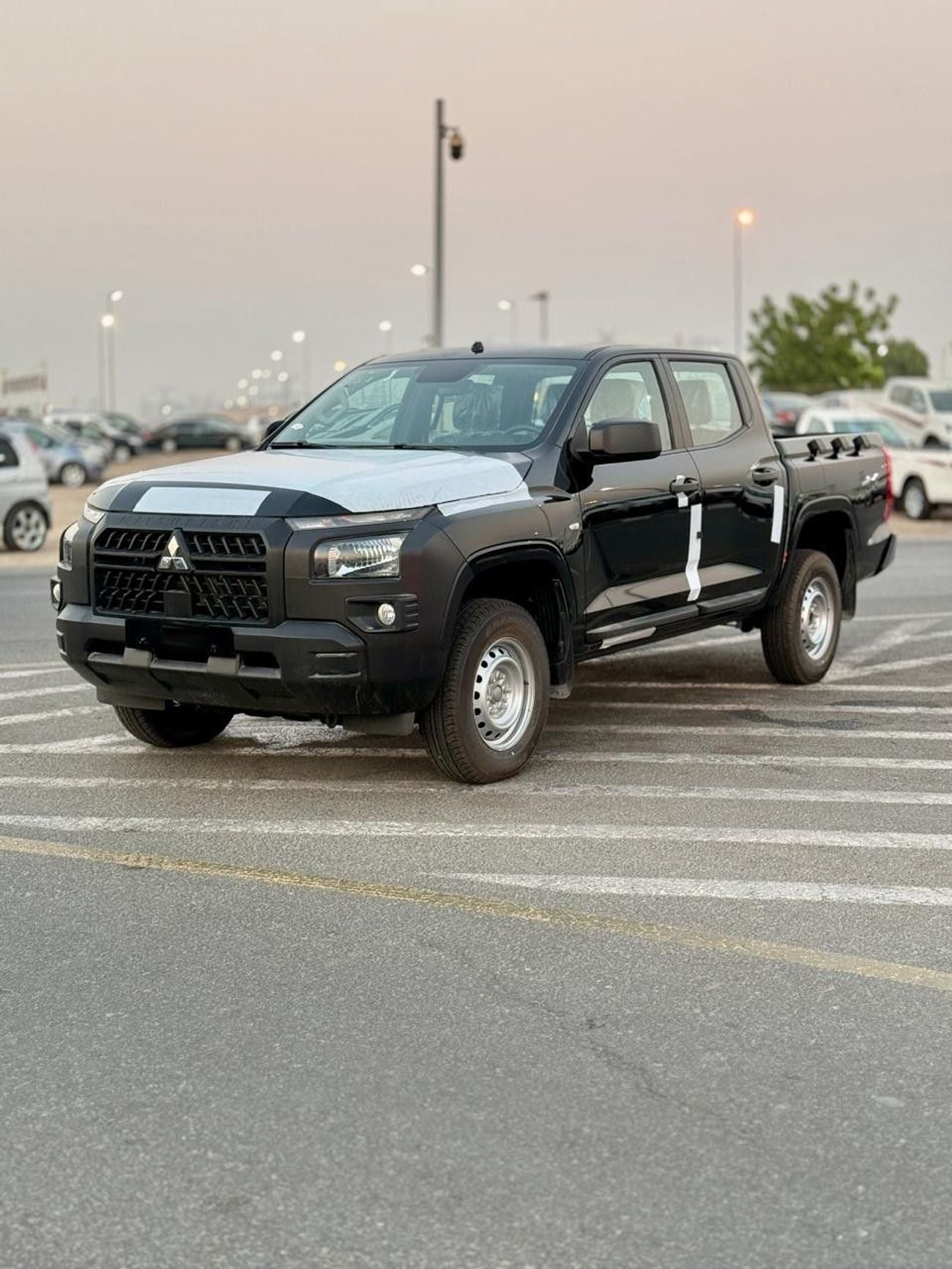 Mitsubishi L200 GL Double Cab Petrol 2.4L