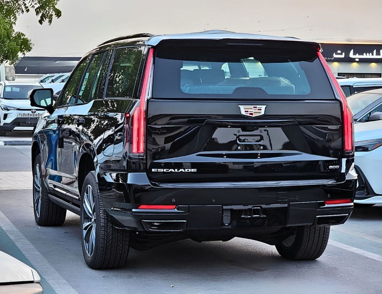 كاديلاك إسكالاد سبورت كاديلاك إسكاليد سبورت || محرك بنزين V8 سعة 6.2 لتر، دفع رباعي، ناقل حركة أوتوماتيكي | رادار | سقف با