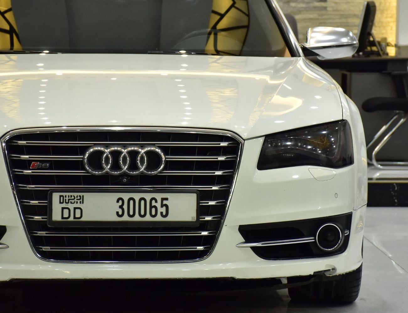 أودي S8 EXCELLENT DEAL for our Audi S8 TFSi ( 2013 Model ) in White Color Korean Specs