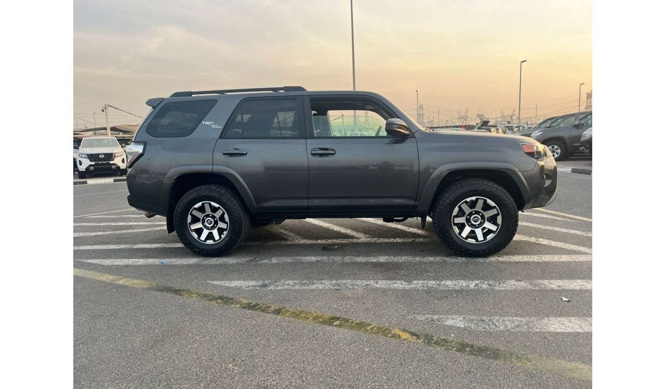 Toyota 4Runner 2019 TOYOTA 4RUNNER, TRD OFF ROAD - 4x4 - 4.0L V6 - Diff Lock and Crawl Control - 46600 Mileage