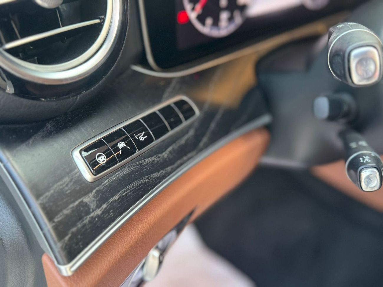 Mercedes-Benz E300 mercedes E300 2018 GCC FULL