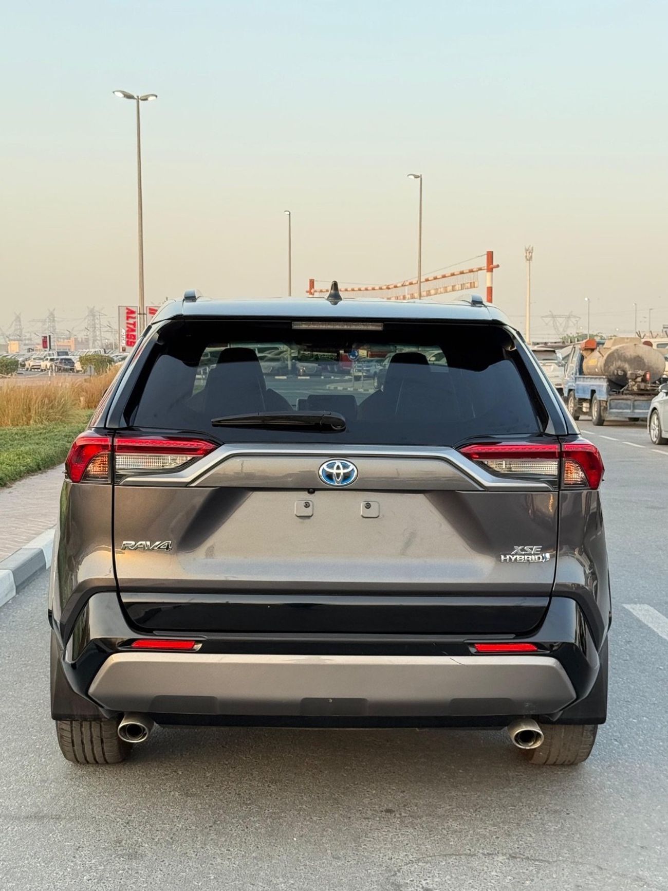 Toyota RAV4 XSE Hybrid Full Option