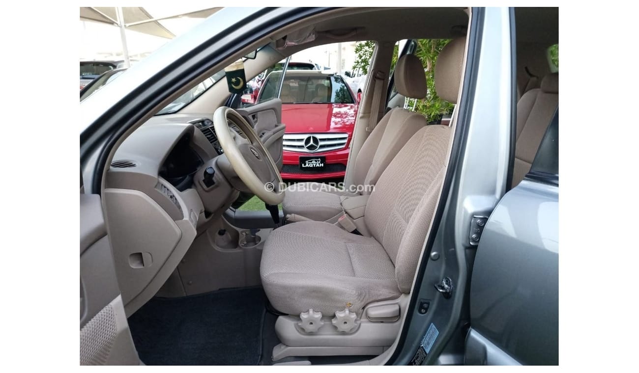 Kia Sportage 2008 model, Gulf agency, gray color, beige interior, in excellent condition, alloy wheels, rear sens