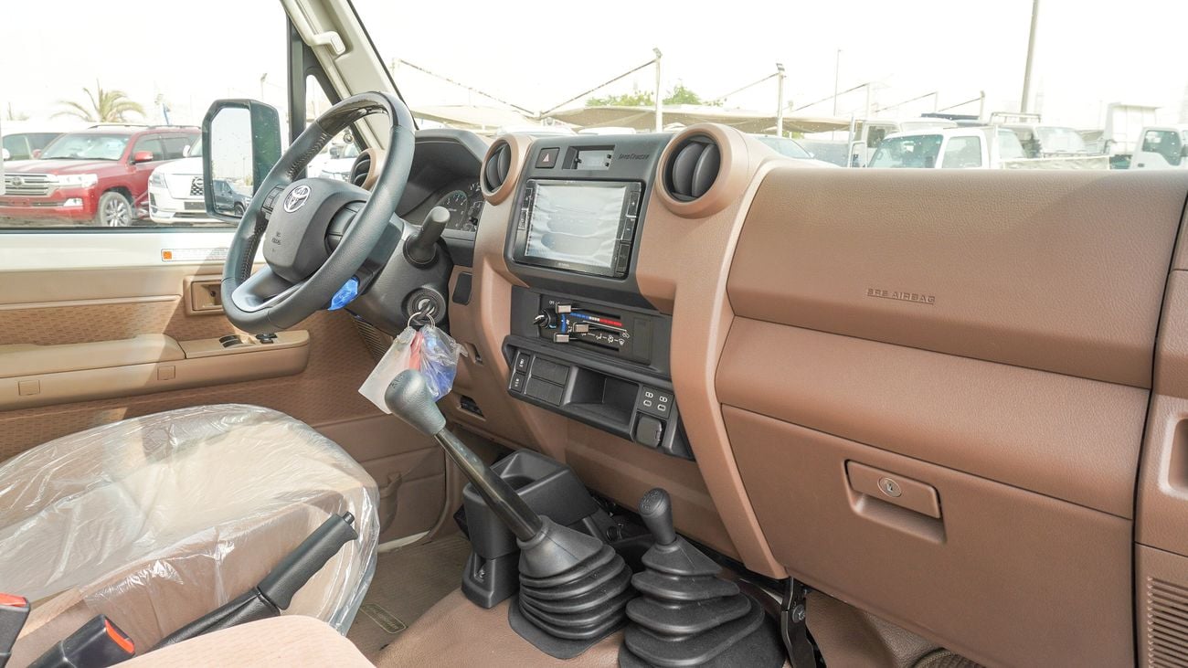 Toyota Land Cruiser Pick Up 4.0L V6 Single Cabin M/T