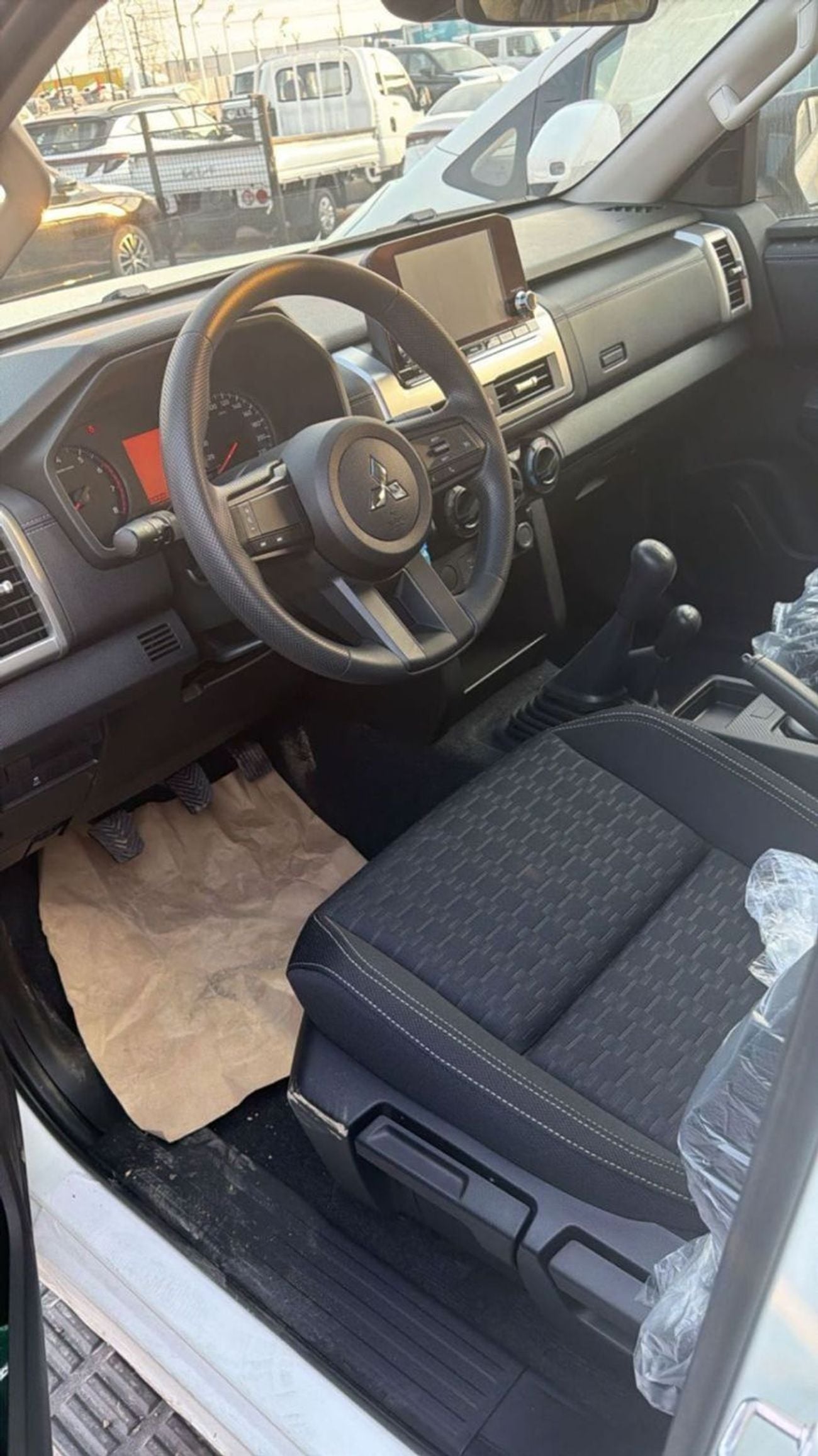 Mitsubishi L200 Mitsubishi L200 GLX Double Cab Petrol 2.4L