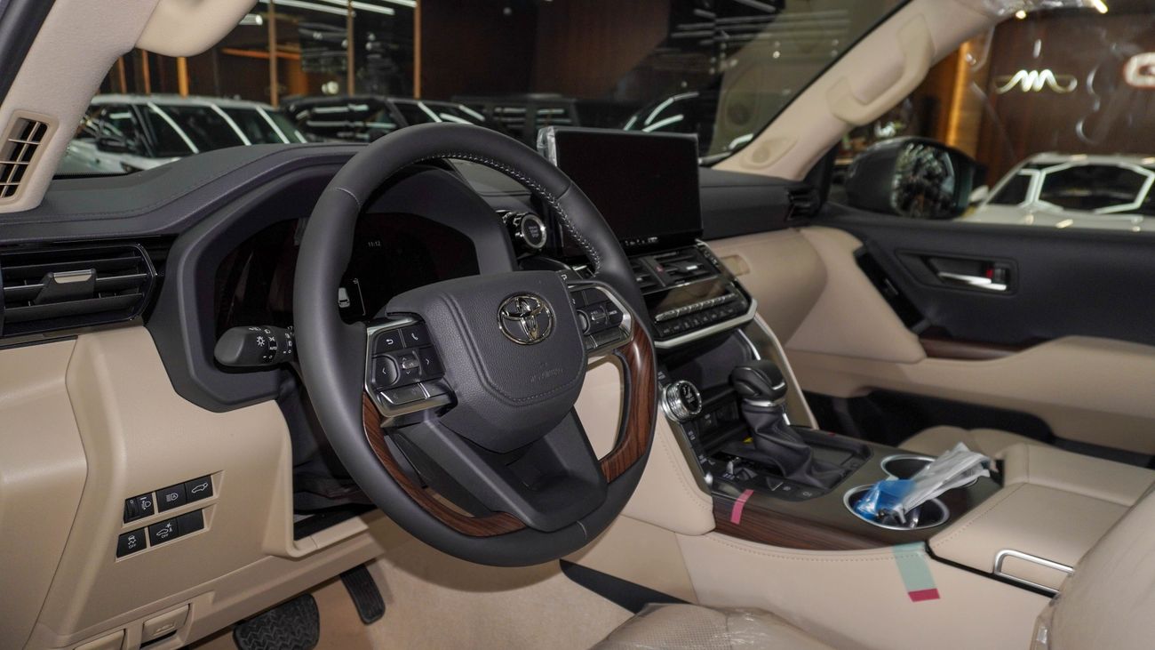 Toyota Land Cruiser GXR 3.5 L Twin Turbo V6