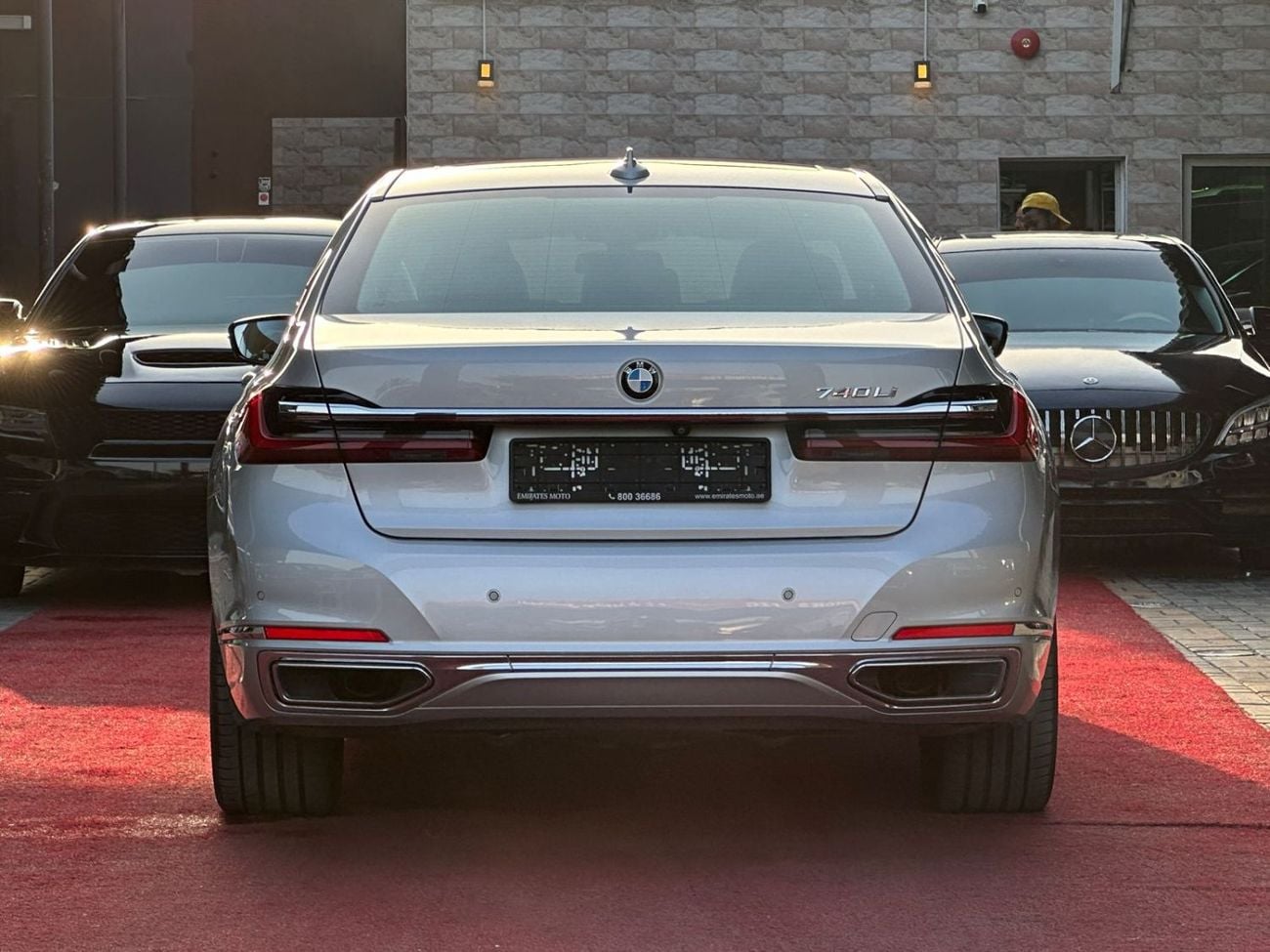 بي أم دبليو 740Li 3.0 لتر TwinPower Turbo - عدد 6 سلندر ناقل الحركة: أوتوماتيك من 8 سرعات (Steptronic)