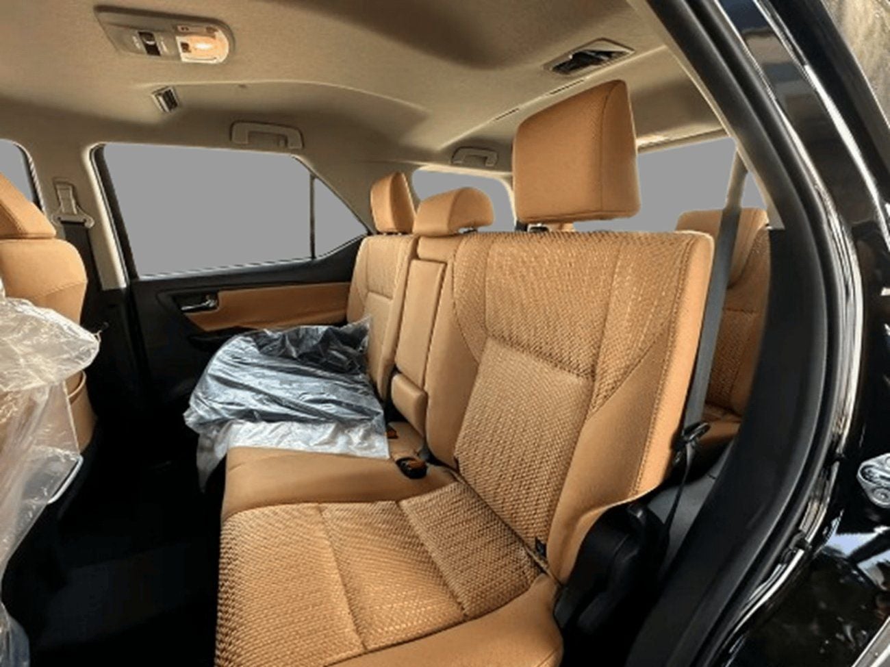 تويوتا فورتونر 2.4L Diesel ECTAMR001 - 2026 Toyota Fortuner - 2.4L Diesel Auto - White