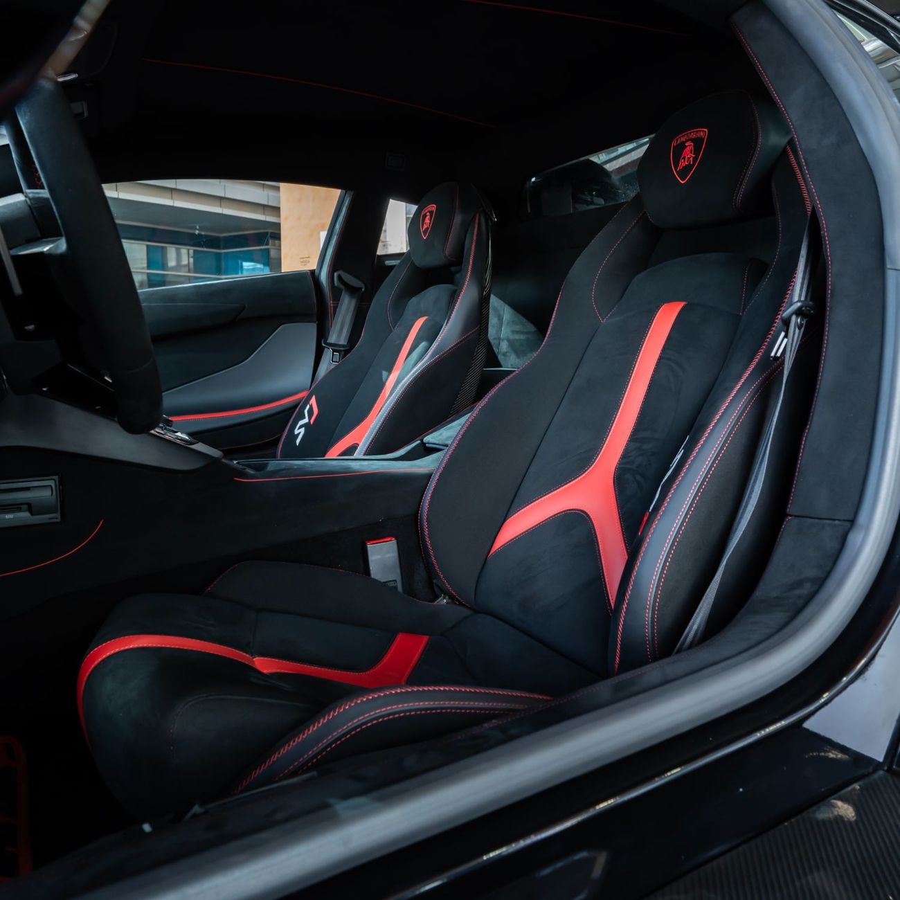 Lamborghini Aventador 6.5L V12