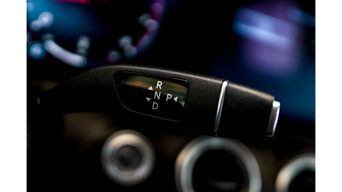 Mercedes-Benz E200 Premium