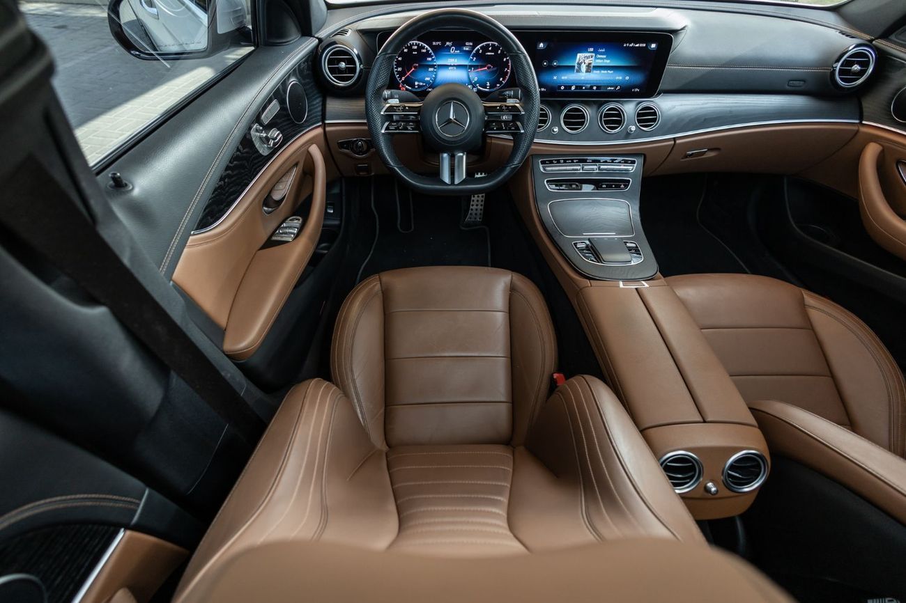 مرسيدس بنز E300 Premium 2.0L