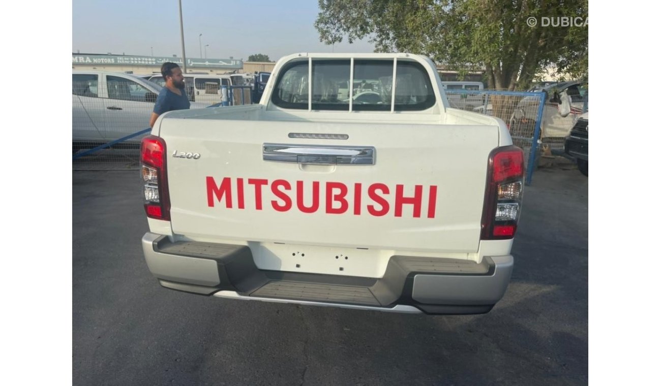 Mitsubishi L200 AUTOMATC  DEASEIL 2,4  FULL  OPTION