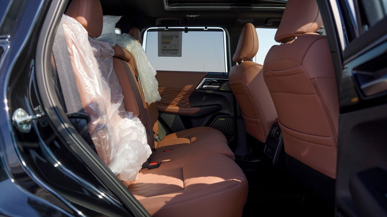 ميتسوبيشي آوتلاندر جديد كلياً 2026 ميتسوبيشي أوتلاندر بريميوم (G09) 2.5 لتر | SUV بـ 7 مقاعد | مواصفات GCC | مخصص للتصد