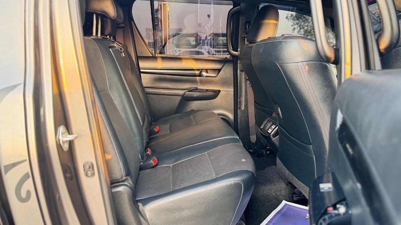 تويوتا هيلوكس OFF-ROAD MODIFIED | SPORTS BAR - ROOF RACK - BULL BAR | MT | 2.8L DIESEL ENGINE | RHD