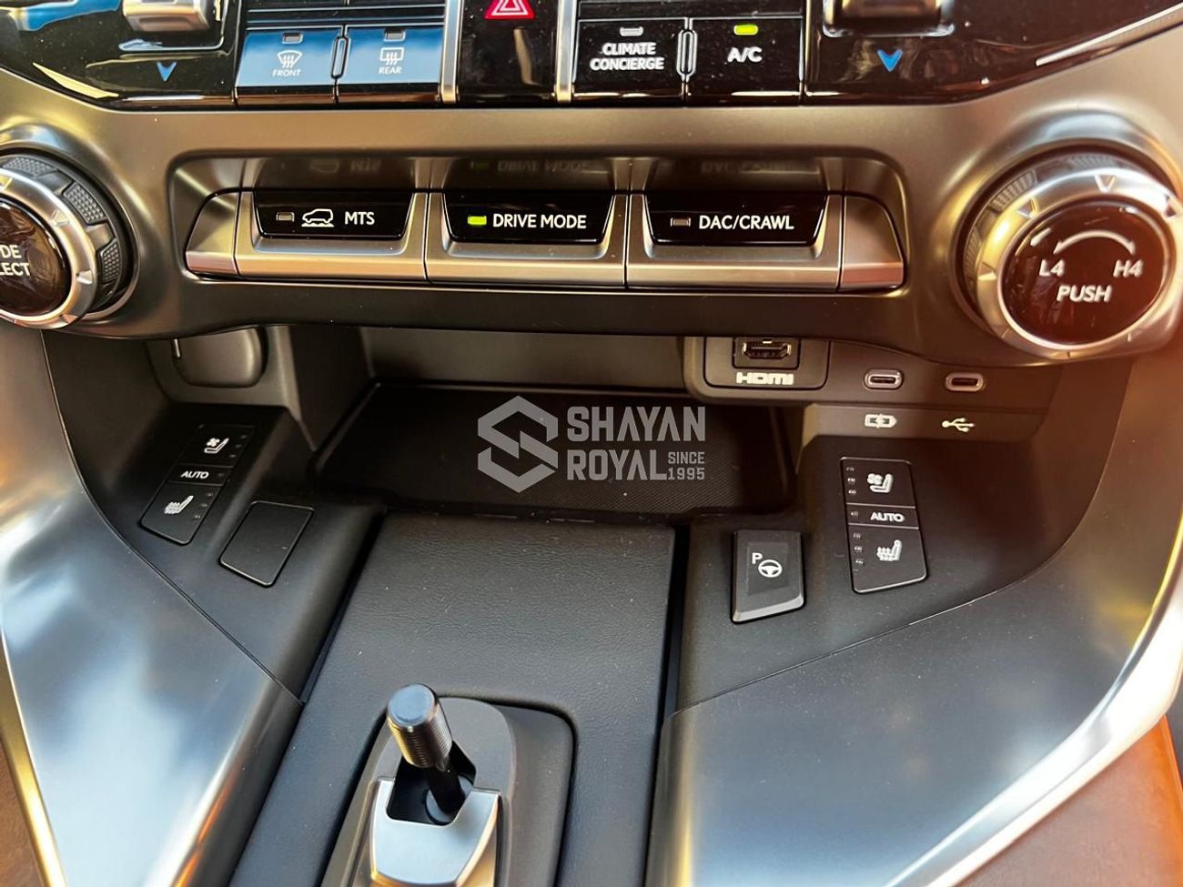 Lexus LX 700h 3.5L HEV TWIN TURBO V6 VIP 4SEATS BLACK EDITION | AUTO PARKING | AT 4WD 2026MY