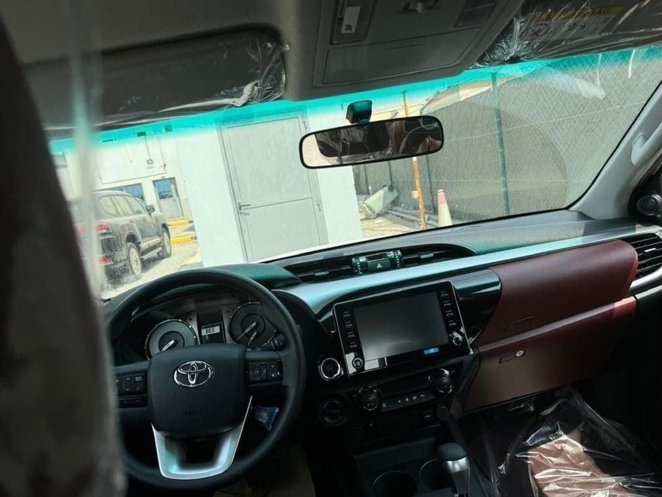 Toyota Hilux GLX Toyota Hilux 2.7L Petrol AT Full Option Without Bush Start MY2025
