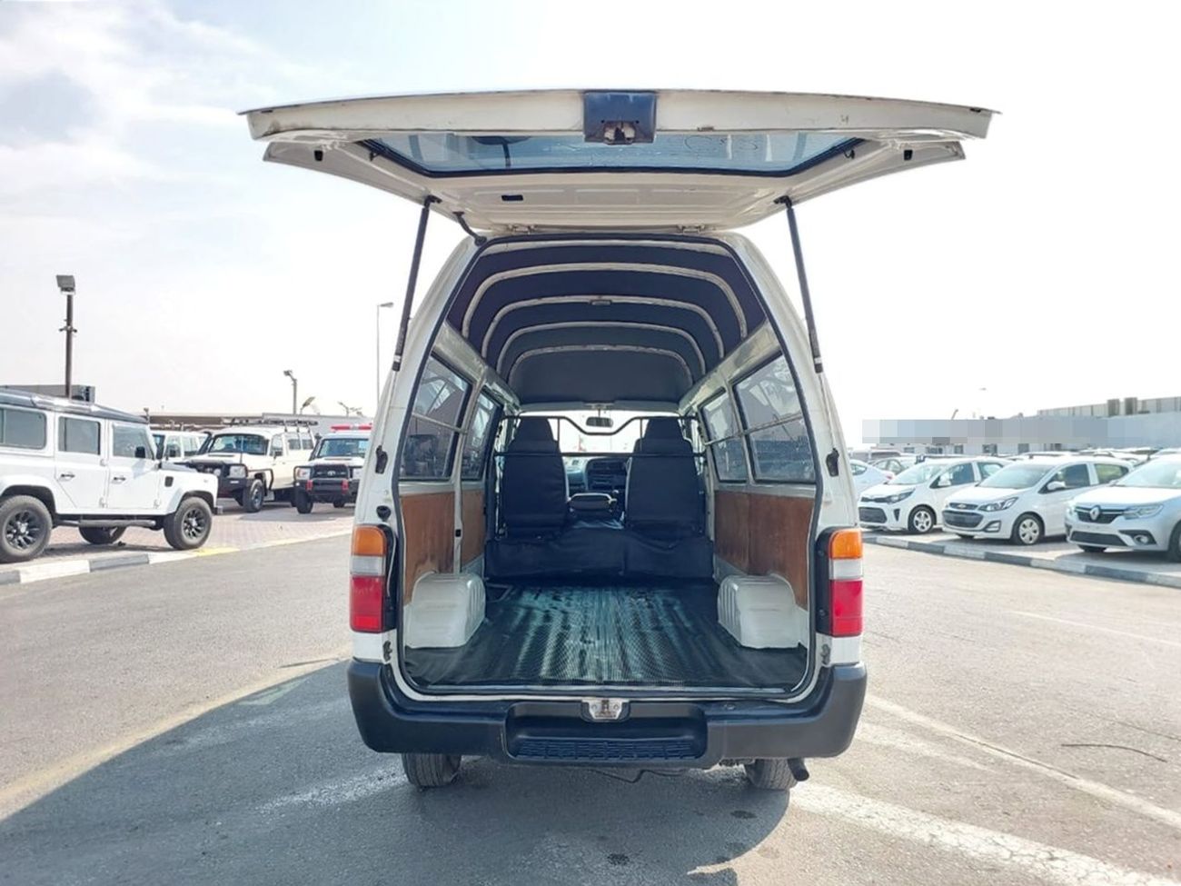 Toyota Hiace TOYOTA HIACE VAN RHD 2002 MODEL 2.0 L PETROL MANUAL(PM05893)