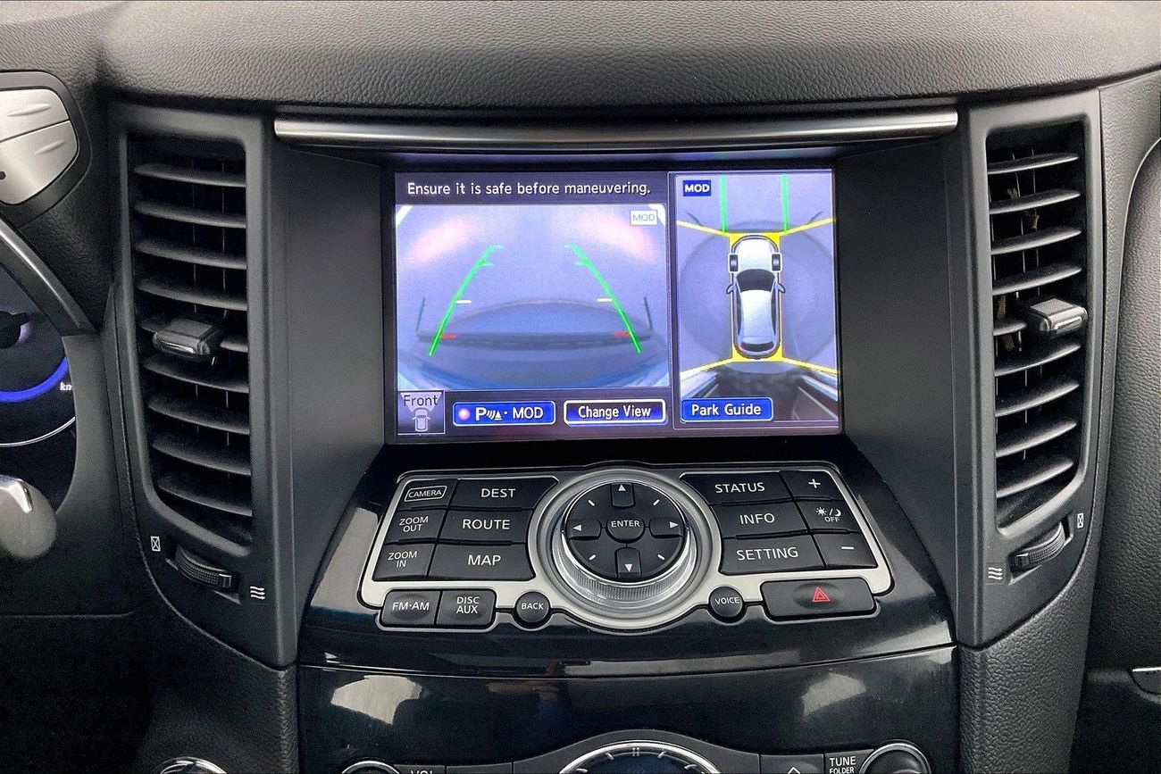 Infiniti QX70 Luxury / Luxe Sensory