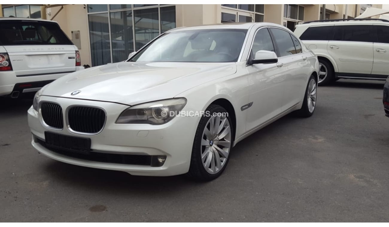 بي أم دبليو 740Li بي ام دبليو 740 موديل 2010 خليجي السياره حاله ممتازه من الداخل والخارج فل اوبشن شفط بصمه فتحه وجلد ك