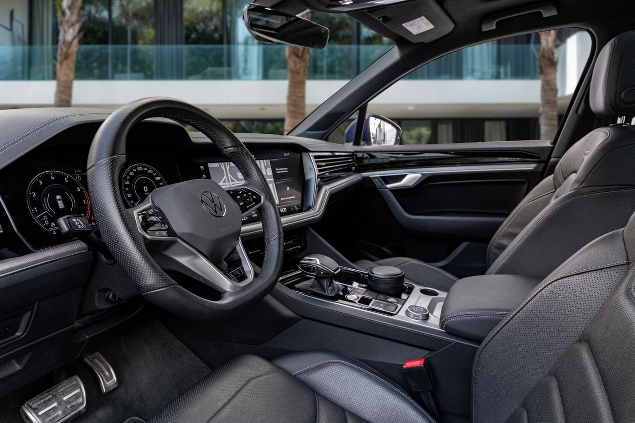 Volkswagen Touareg Touareg R LINE | 3,232 P.M | 0% Downpayment | Volkswagen Warranty!