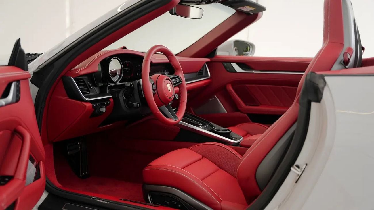 Porsche 911 Turbo S 3.8L (530 HP) Convertible 911 Turbo S Cabriolet Nardo Grey | km