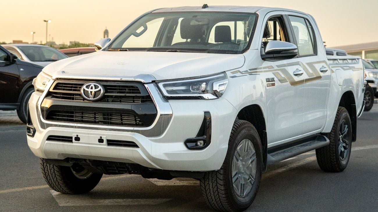 تويوتا هيلوكس SR5 DC 2.4L Diesel A/T 2025YM