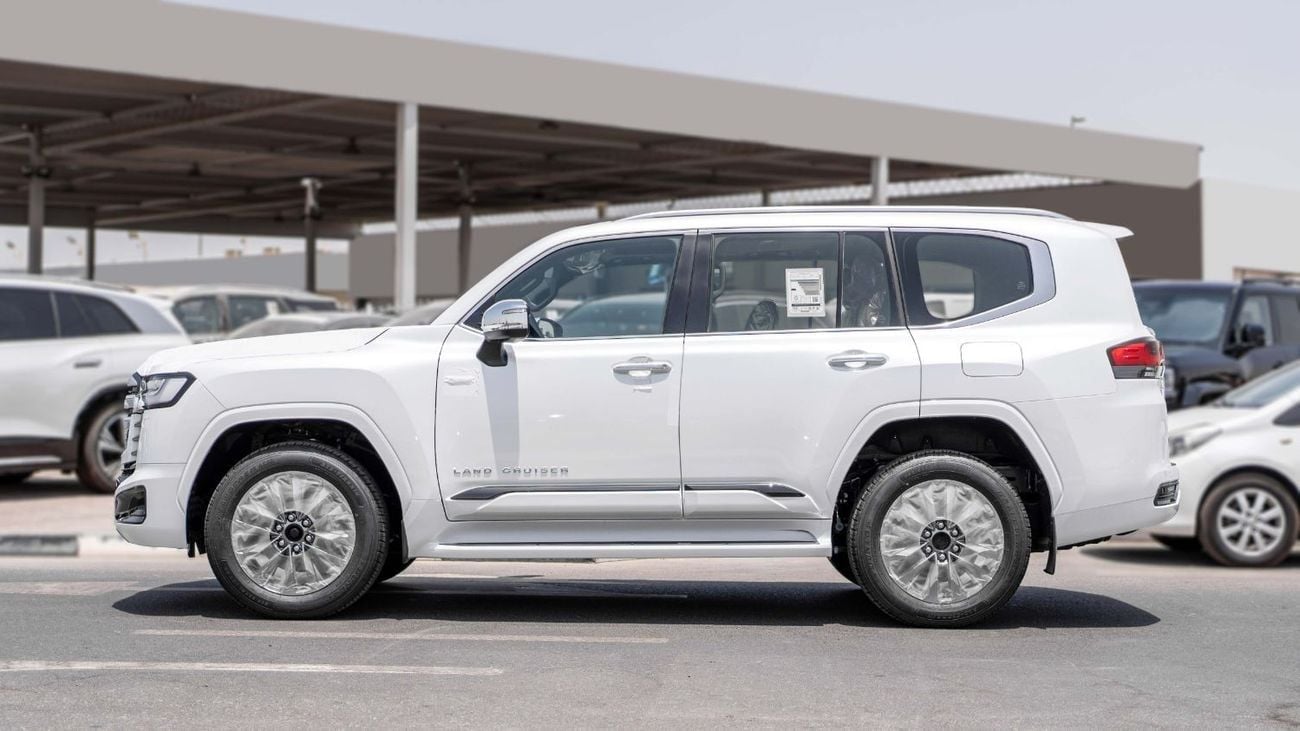 Toyota Land Cruiser 3.5T VXR Hybrid 2026 Toyota Land Cruiser 300 VXR 3.5L AT Hybrid (White-Red)