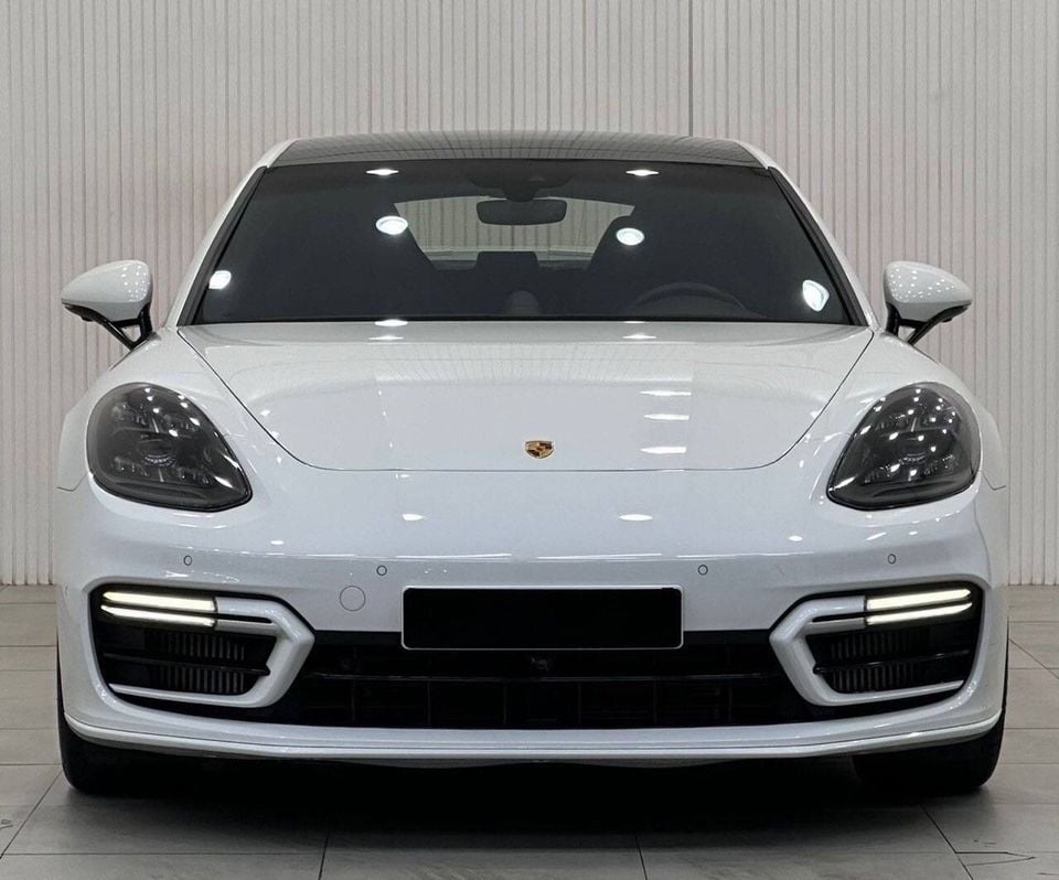 2022 Porsche Panamera GTS