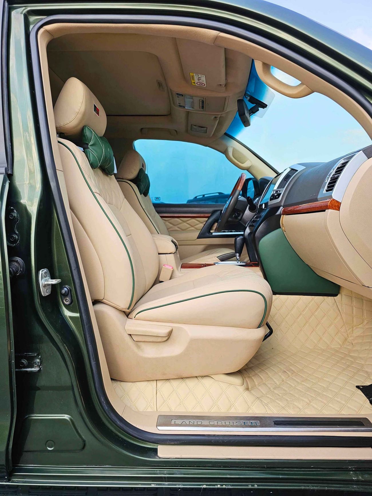 تويوتا لاند كروزر GR SPORT / V8 4.6L/ 2022 SHAPE/ A/T /SPECIAL COLOR/ FULL OPTION/ EXPORT ONLY / LOT#60306