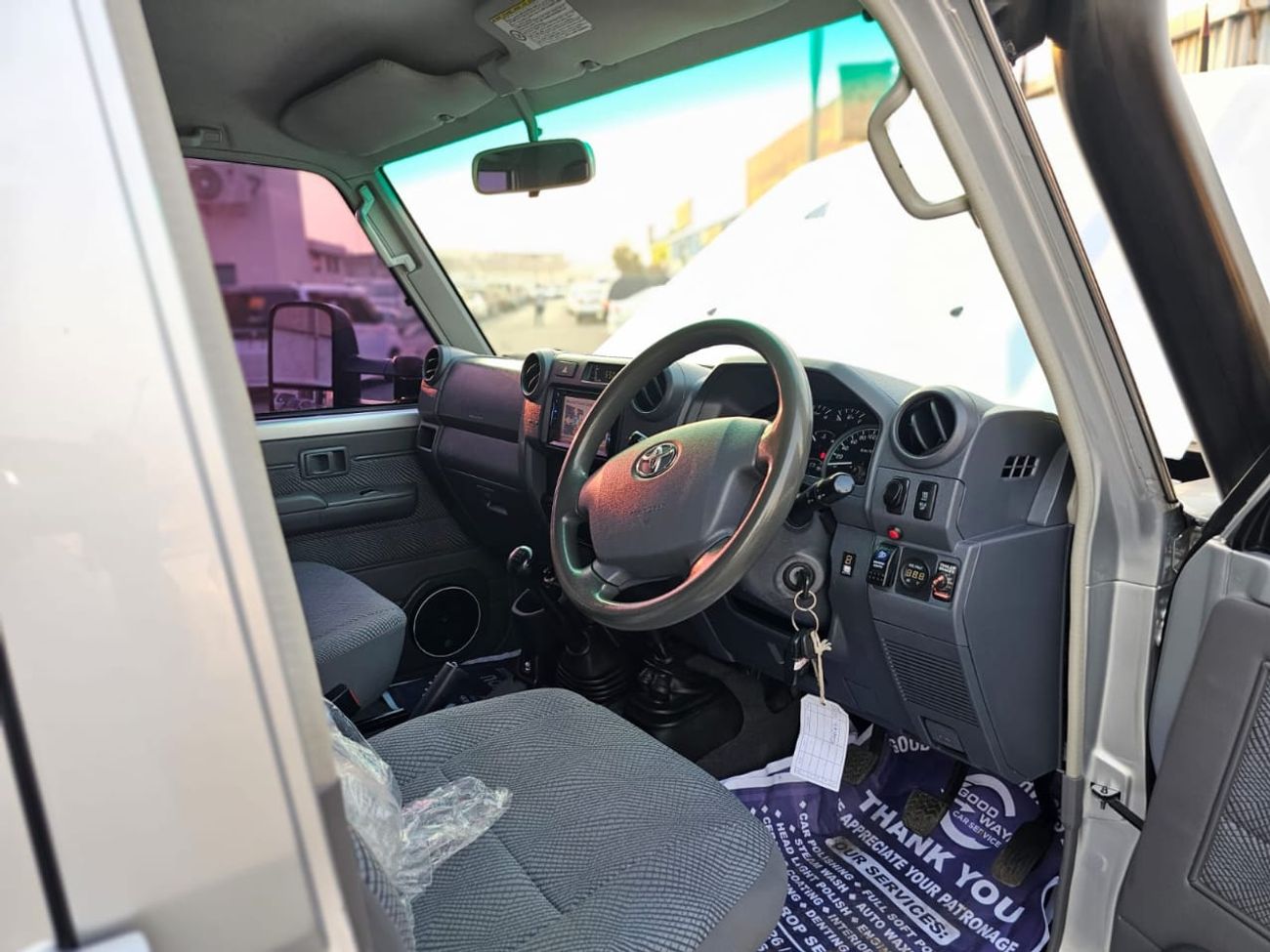 Toyota Land Cruiser Toyota landcruise pickup 2015 Model 4.5L Diesel engine Colour sliver Transmission Manual Interior bl