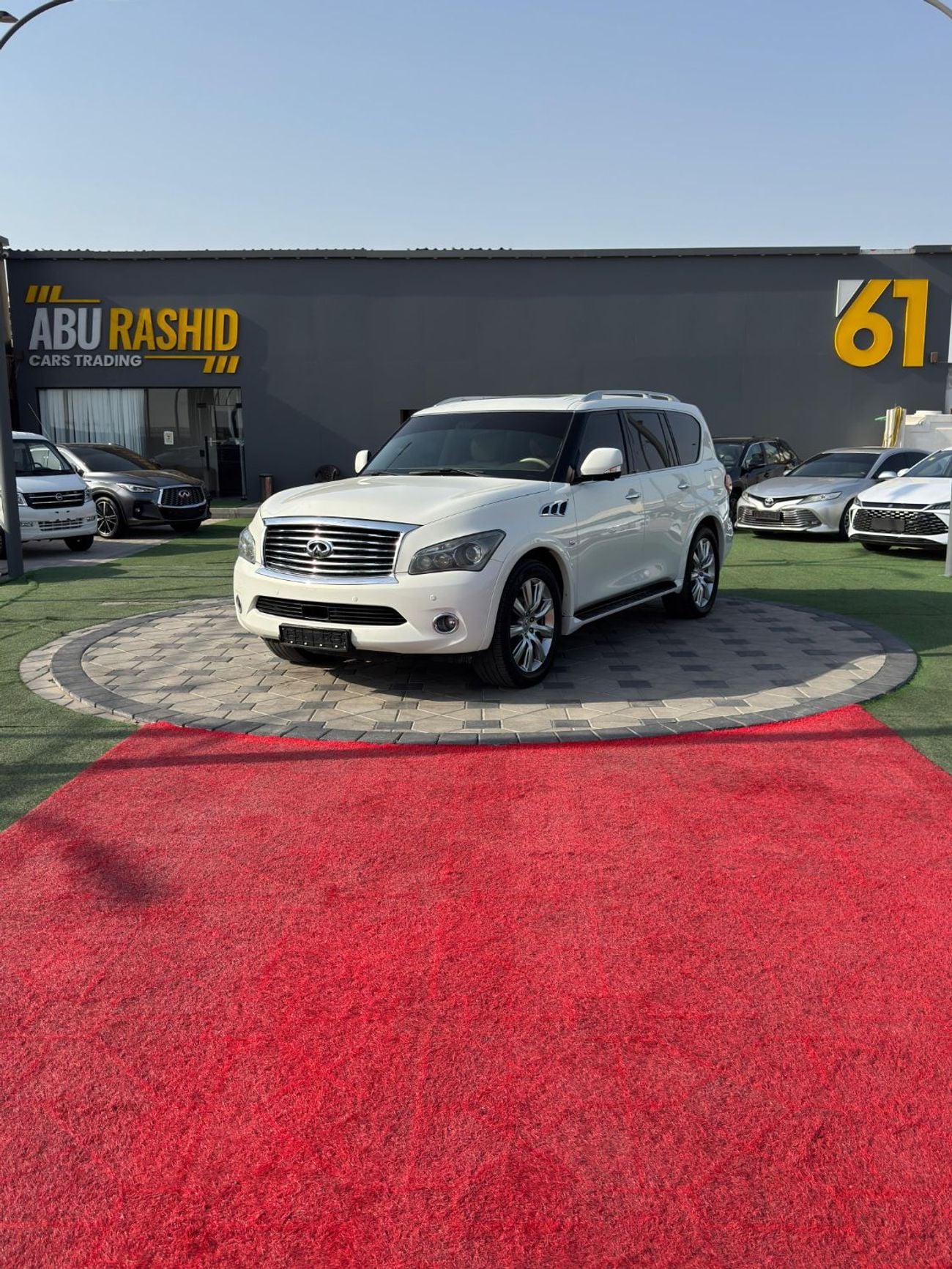 Infiniti QX80 LUXURY