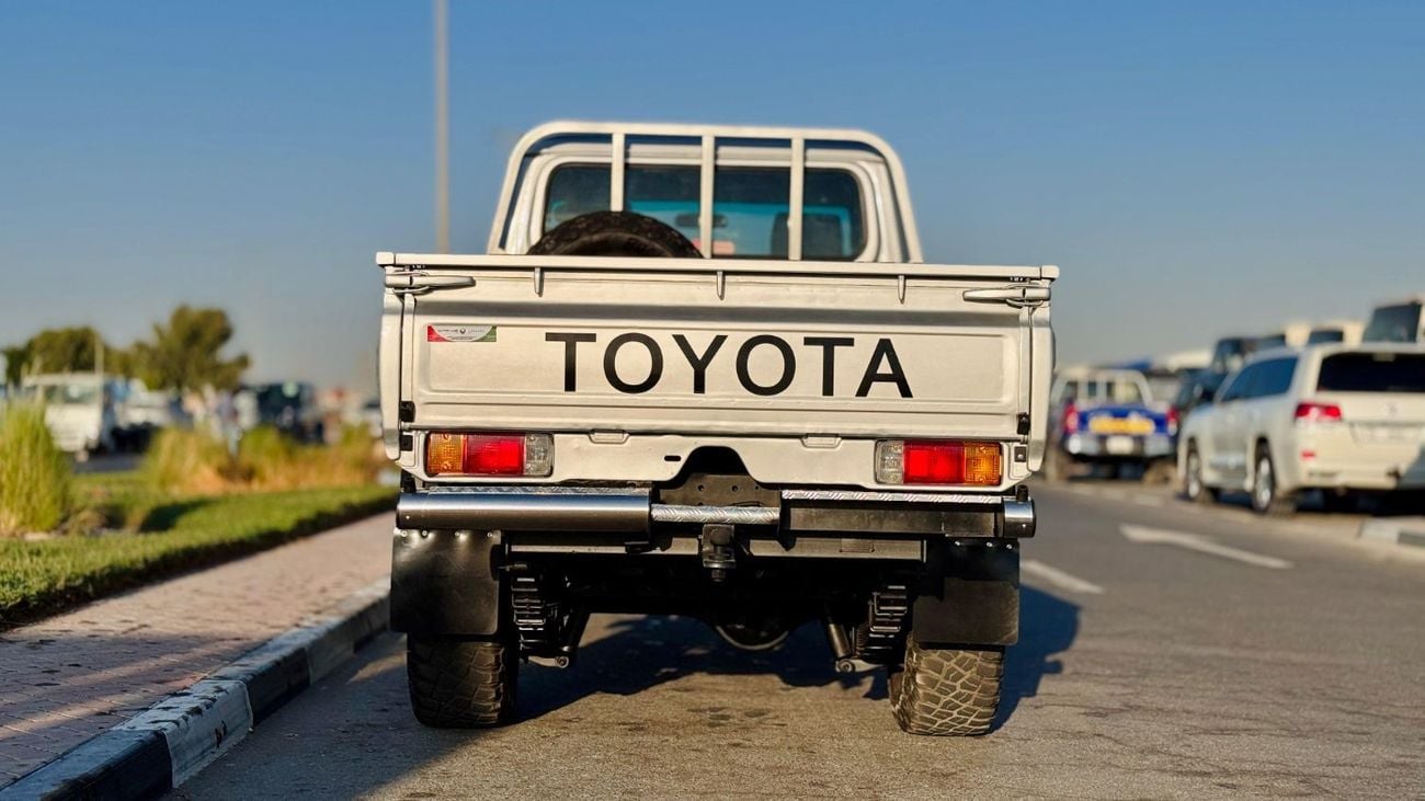 Toyota Land Cruiser Pick Up SINGLE CABIN | 4 X 4 | PREMIUM BULL BAR | RHD | 2010 | 4.5L DIESEL | RHD | AIR SNORKEL