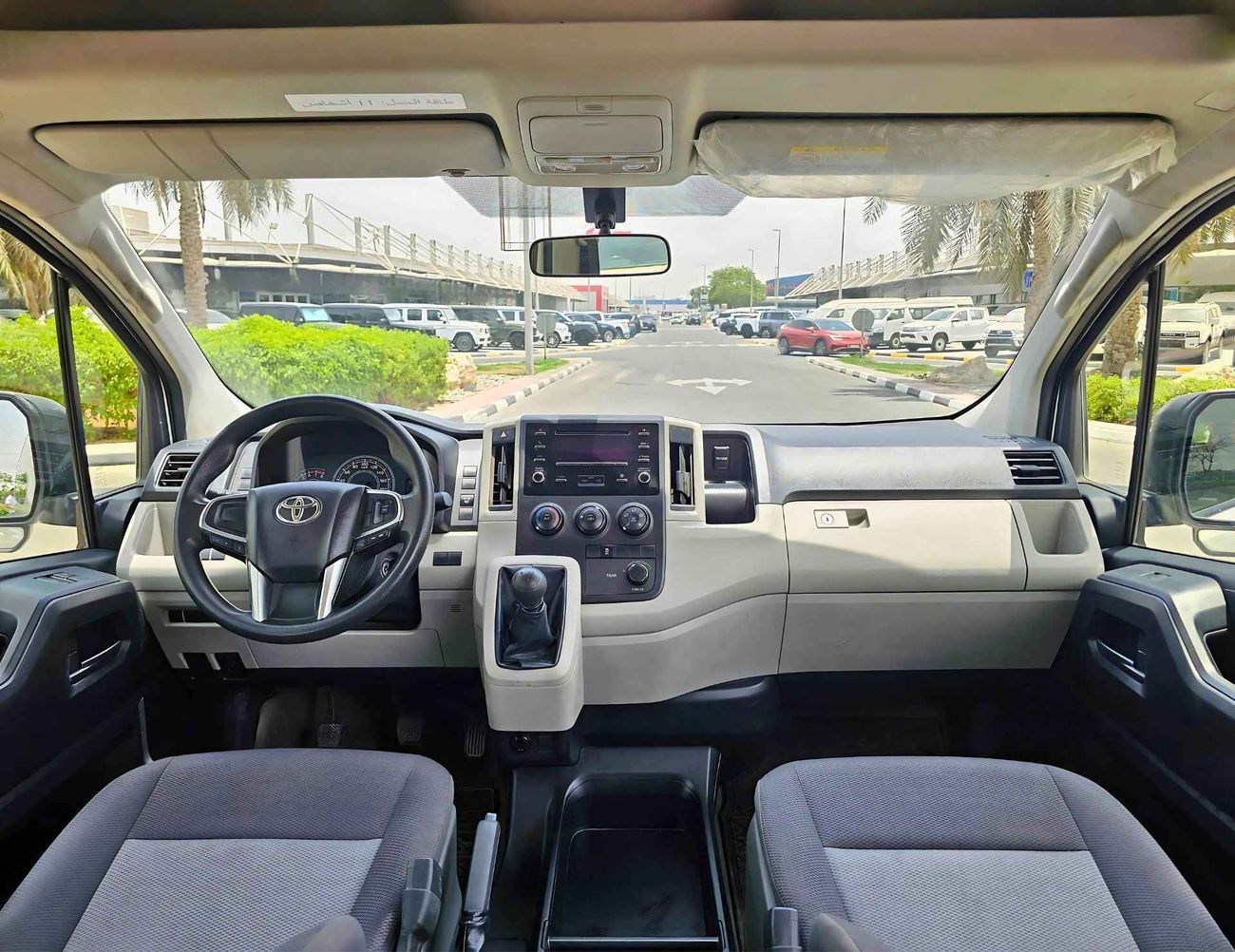 Toyota Hiace HIGHROOF PASSENGER/ PATROL MANUAL/ 13 SEATS/ 3.5L V6/ 1619 MONTHLY / LOT#18307