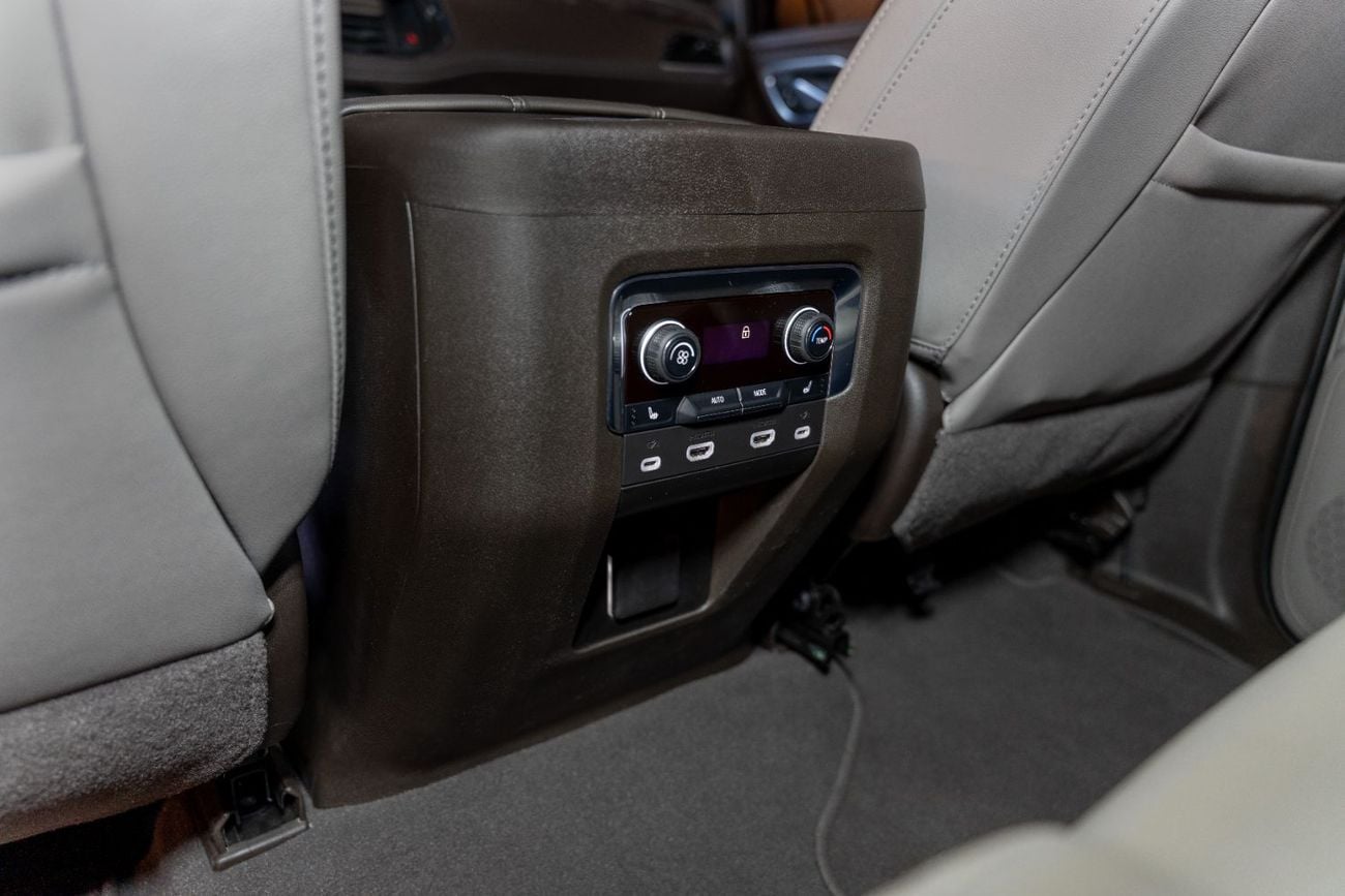 Chevrolet Suburban LT GCC | Full Size Luxury SUV