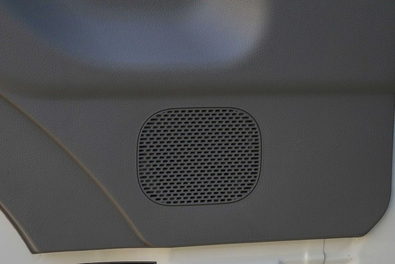 Mitsubishi Fuso Canter 4.2L CHASSIS M/T DIESEL