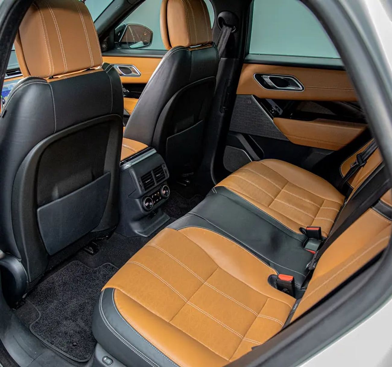 لاند روفر رينج روفر فيلار P300 R-Dynamic 2.0L