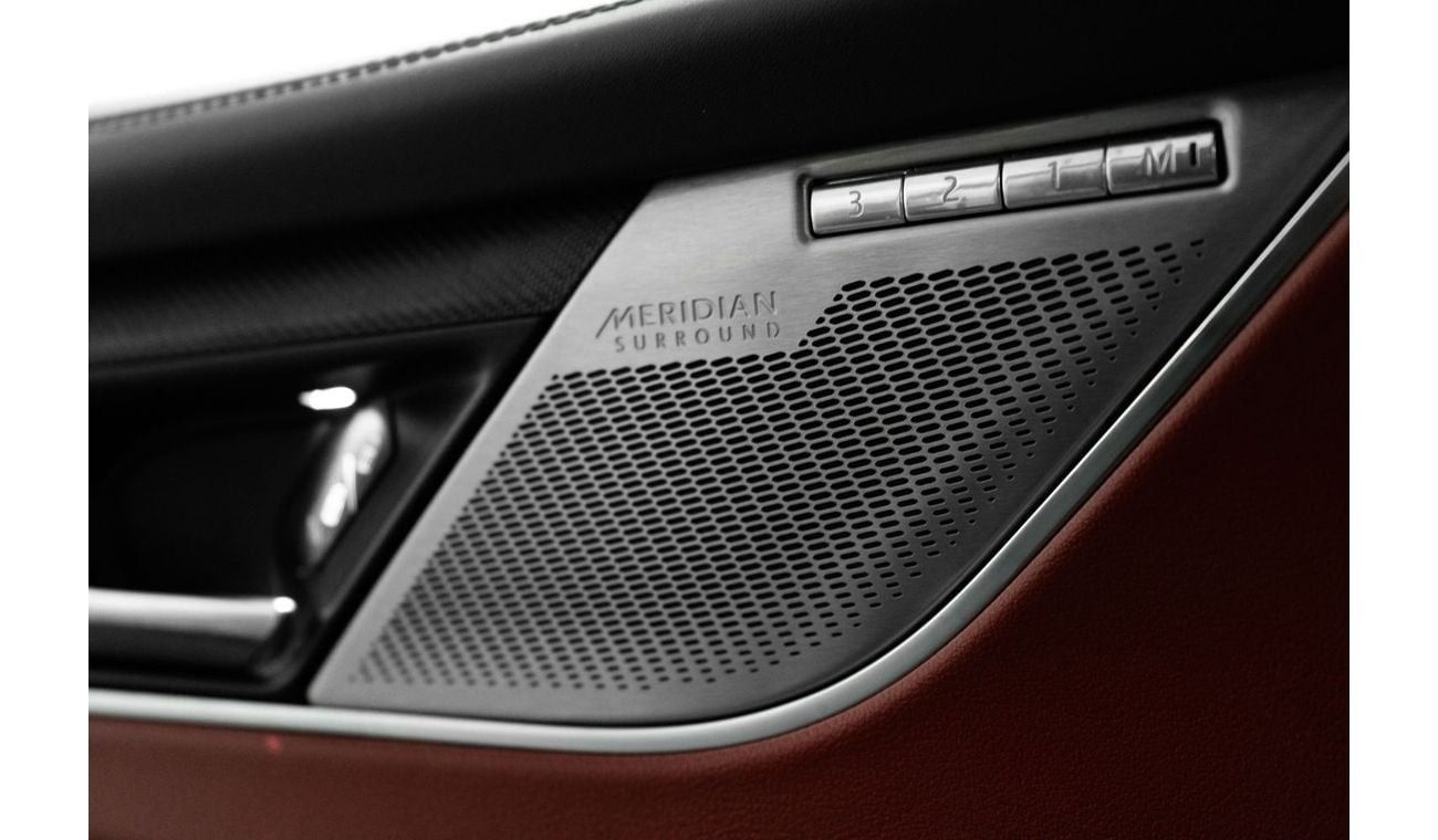 جاكوار F بيس SVR 5.0L