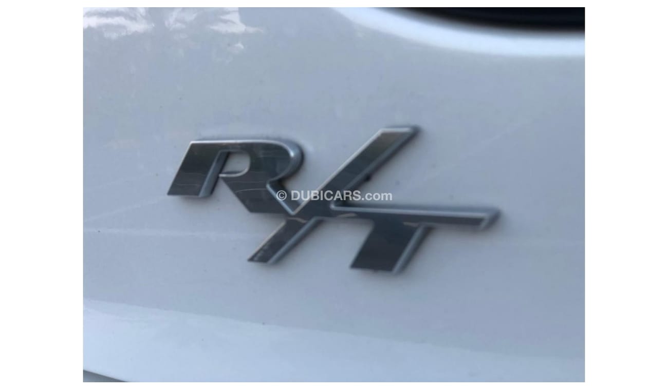 دودج تشارجر R/T رود تراك موديل 2016 السياره حاله ممتازه من الداخل والخارج كراسي جلد ومثبت سرعه وتحكم كهربي كامل 