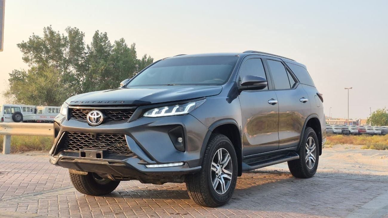 Toyota Fortuner GXR 4.0L (278 HP)