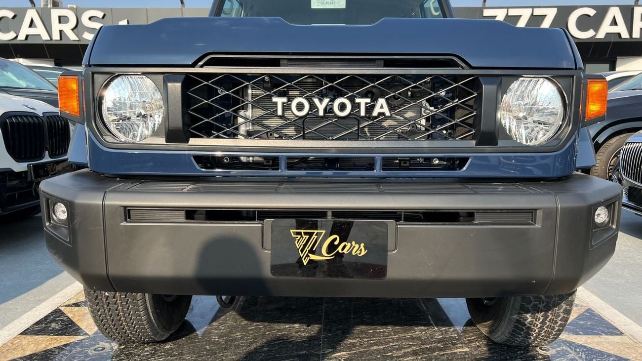 تويوتا لاند كروزر بيك آب 4.0L Double Cab
