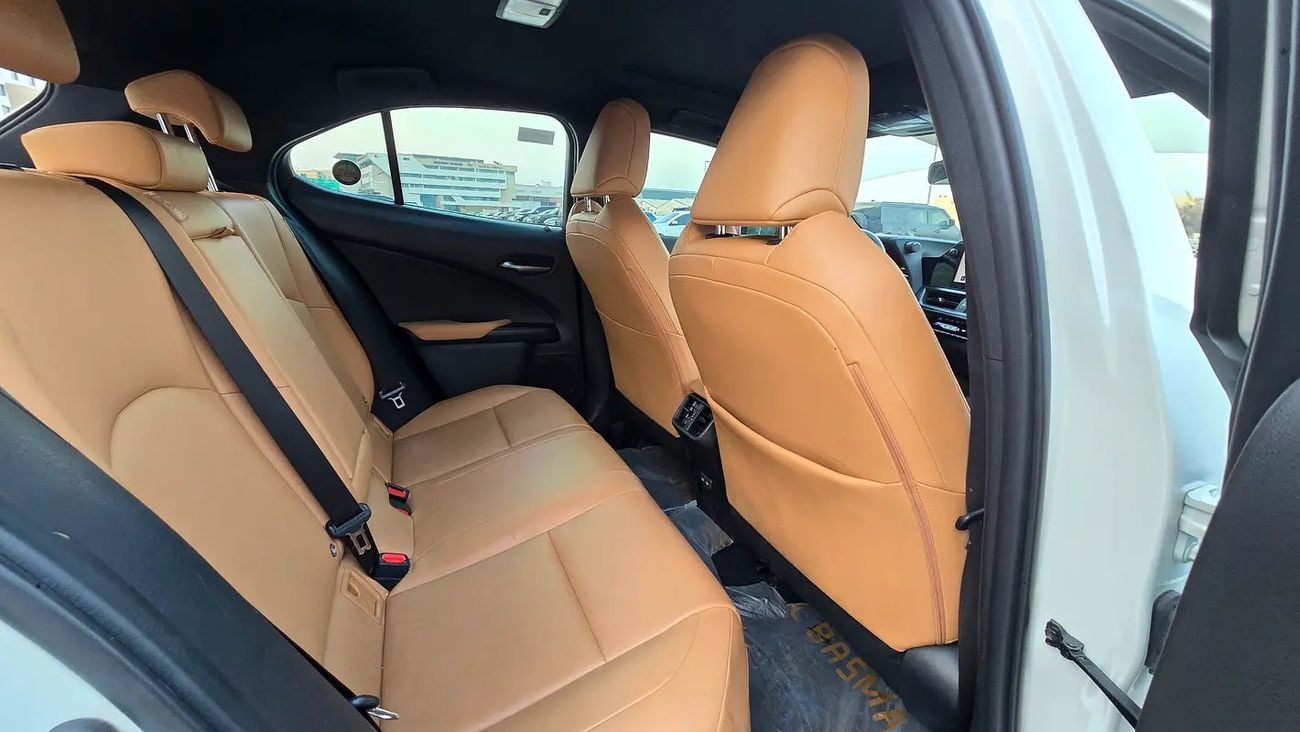 لكزس UX 200 بريمير | GCC | service history| Dealer Warranty