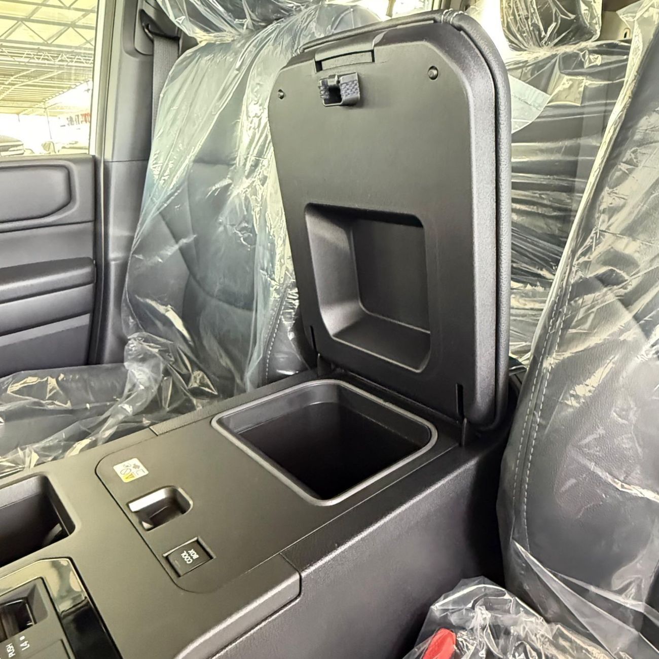 Toyota Prado 2.8 DIESEL SUNROOF **EXPORT ONLY**التصدير فقط خارج الخليج**