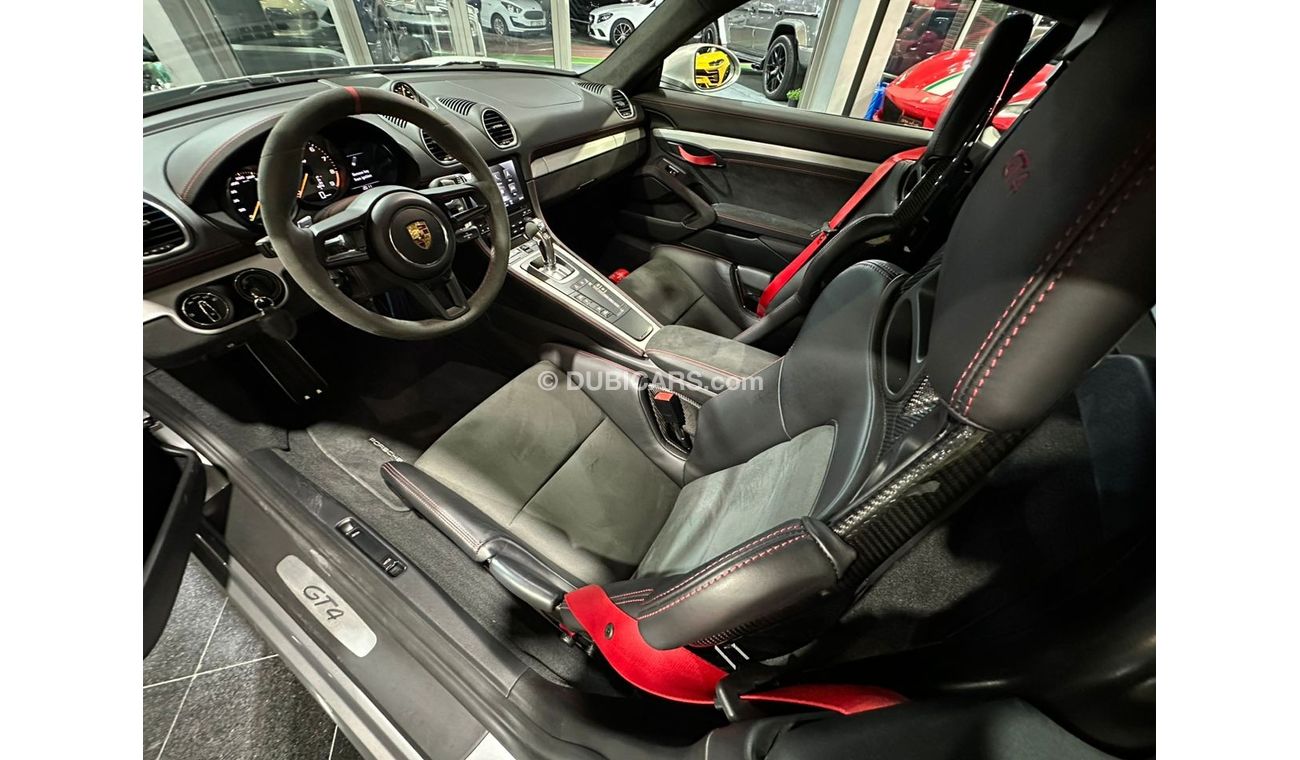 Porsche 718 Cayman GT4