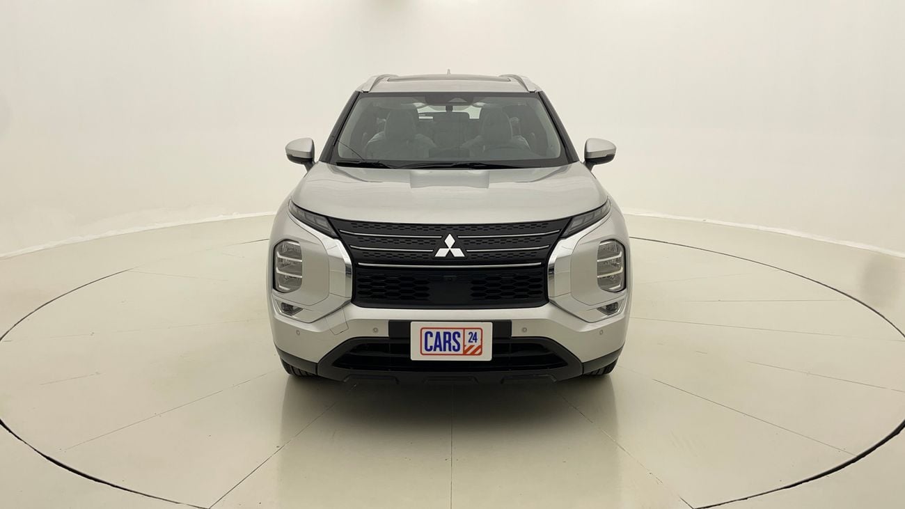 ميتسوبيشي آوتلاندر MIDLINE WITH SUNROOF 2.5 | بدون دفعة مقدمة | اختبار القيادة في المنزل