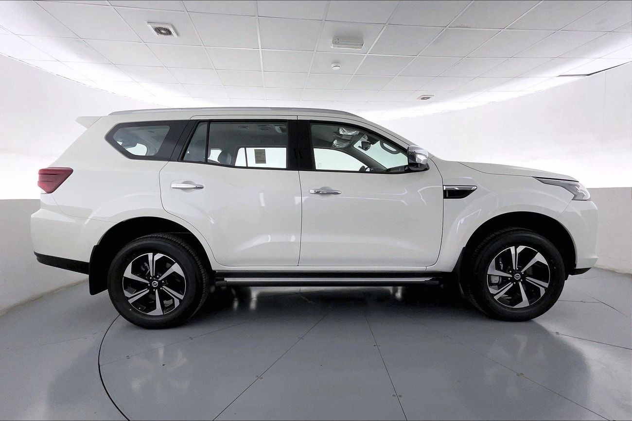 Nissan XTerra Platinum | 1 year free warranty | 1.99% financing rate | 7 day return policy